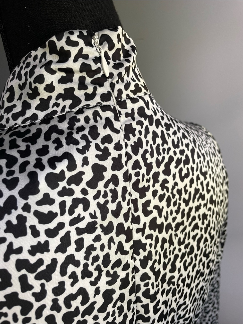 NWT Neiman Marcus Black and White Leopard-Print Long-Sleeve Midi Dress - Picture 8 of 12
